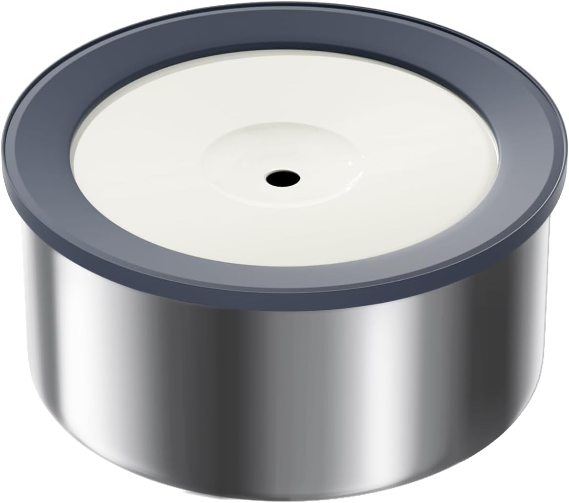 No-spill water bowl with slosh-resistant insert that keeps water from spilling